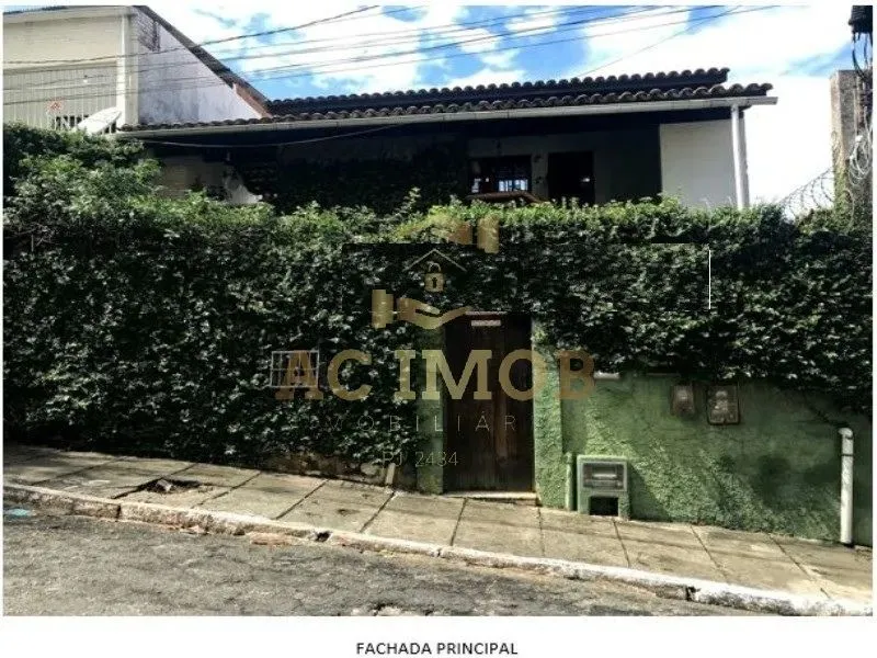 Casa Térrea para locação com 3 quartos, 1 suíte e 2 salas no Rio Vermelho, Salvador-BA - C
