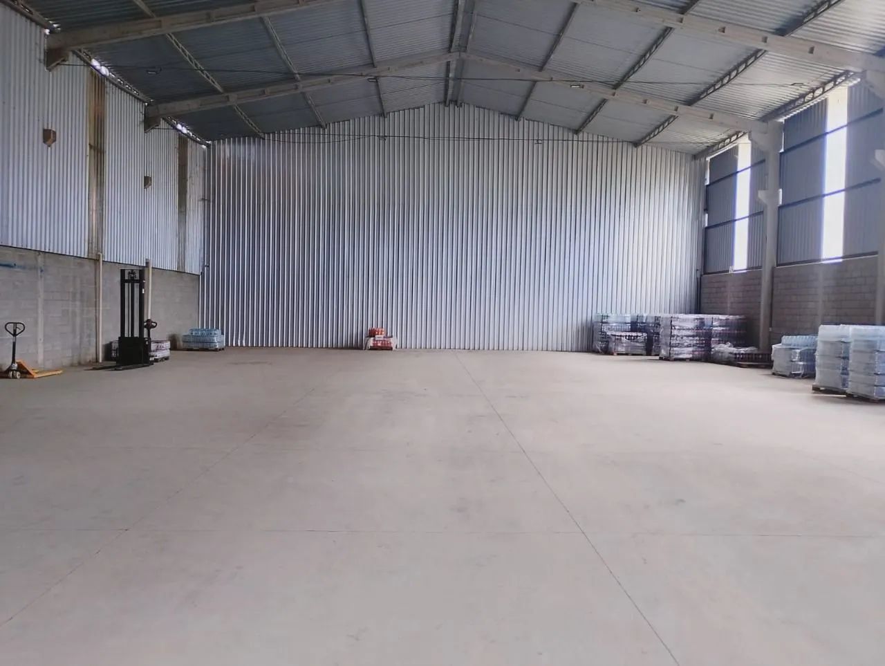 Paraíba do Sul - Galpão com 600m²