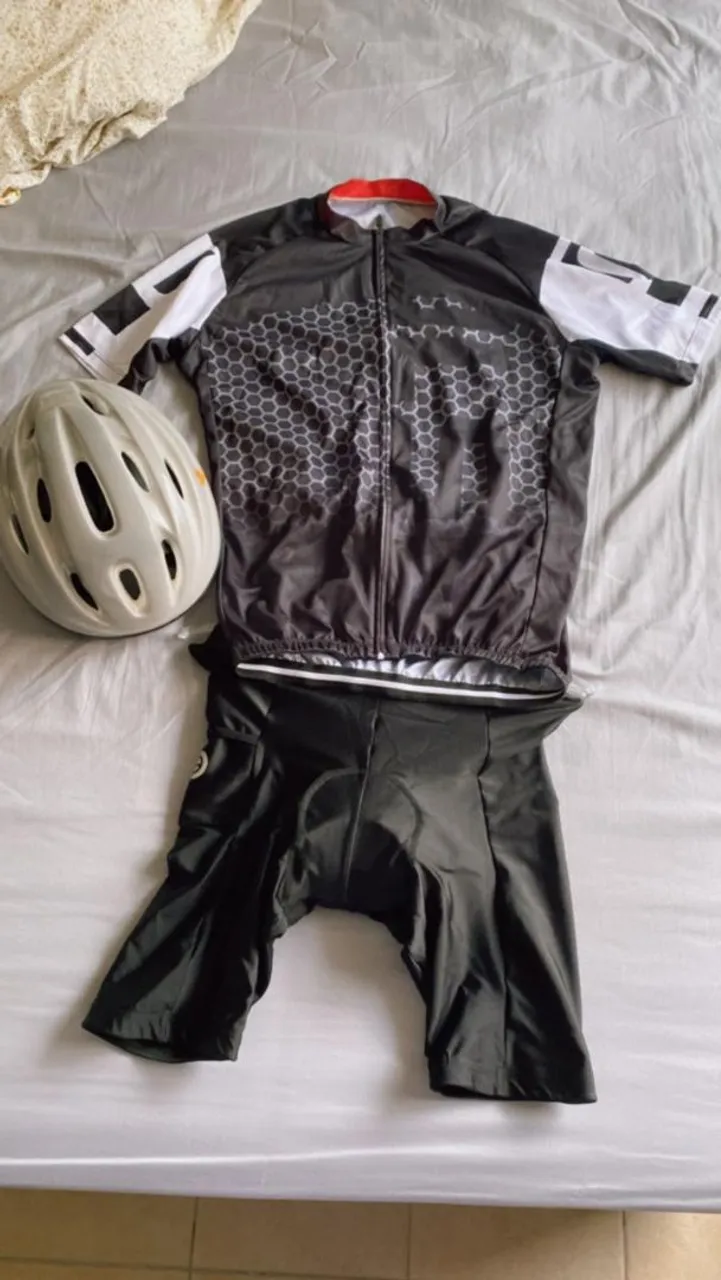 Kit Ciclismo Completo - Roupa, Bretelle e Capacete
