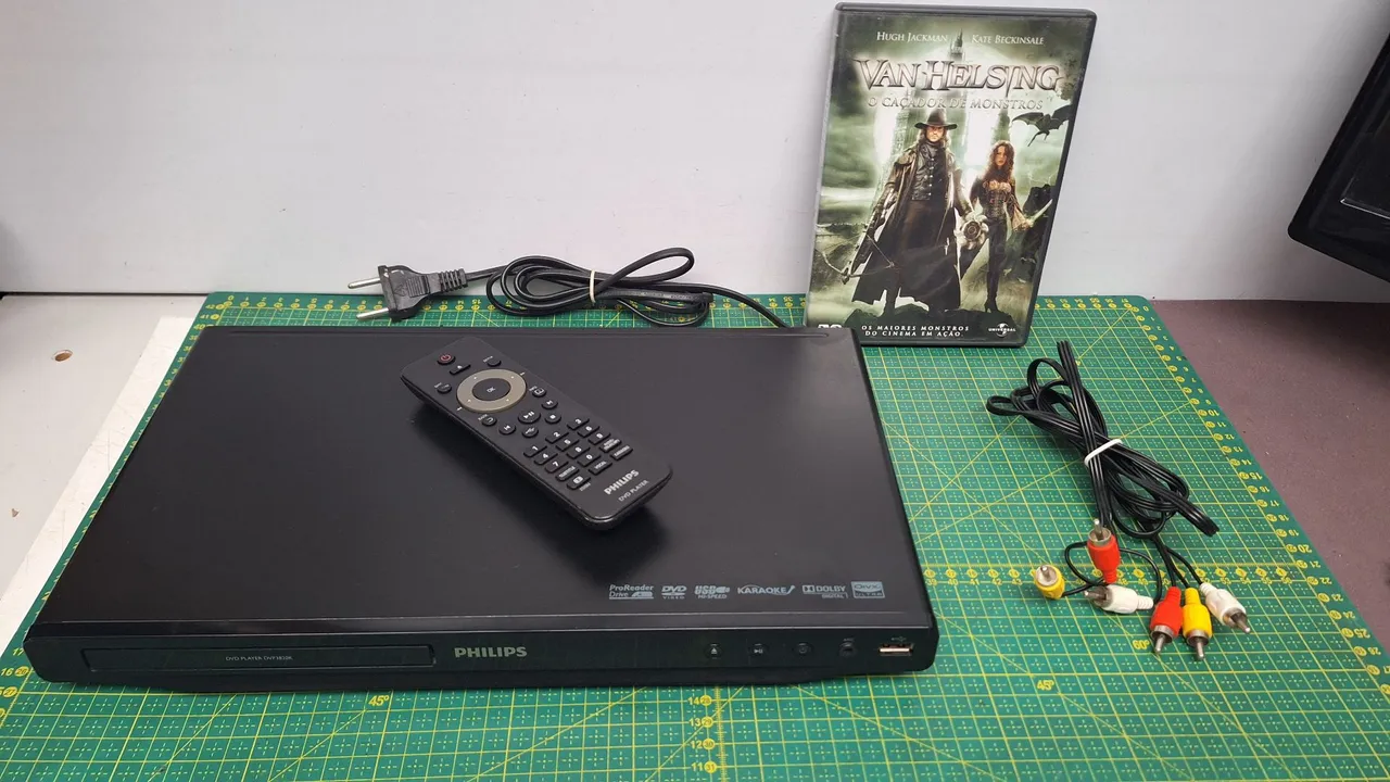 DVD Player Philips c/ Controle Remoto e Filme Van Helsing