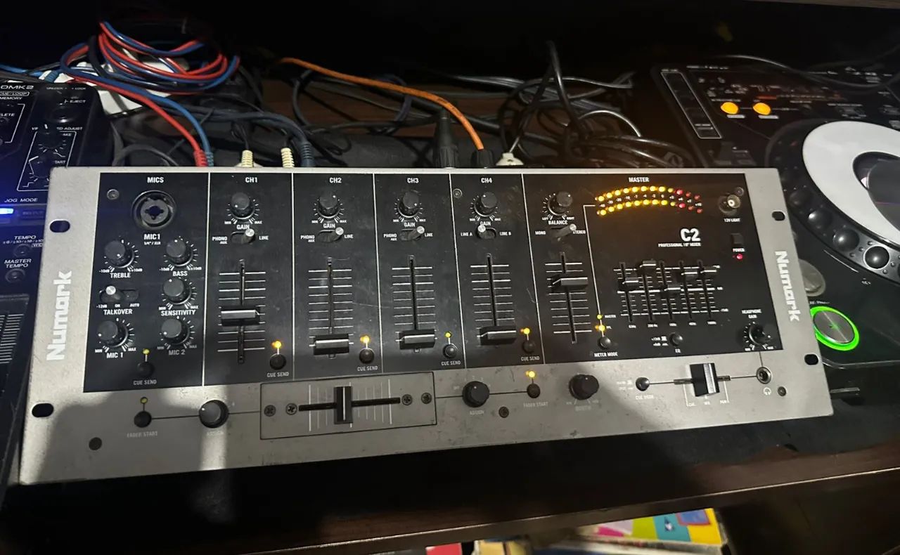 Mixer Numark C2 - Profissional dj  - Foto 2