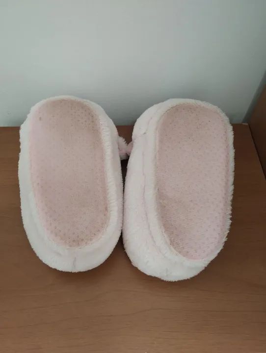 Pantufas de Porquinho Rosa - Tamanho 31/32 - Foto 4