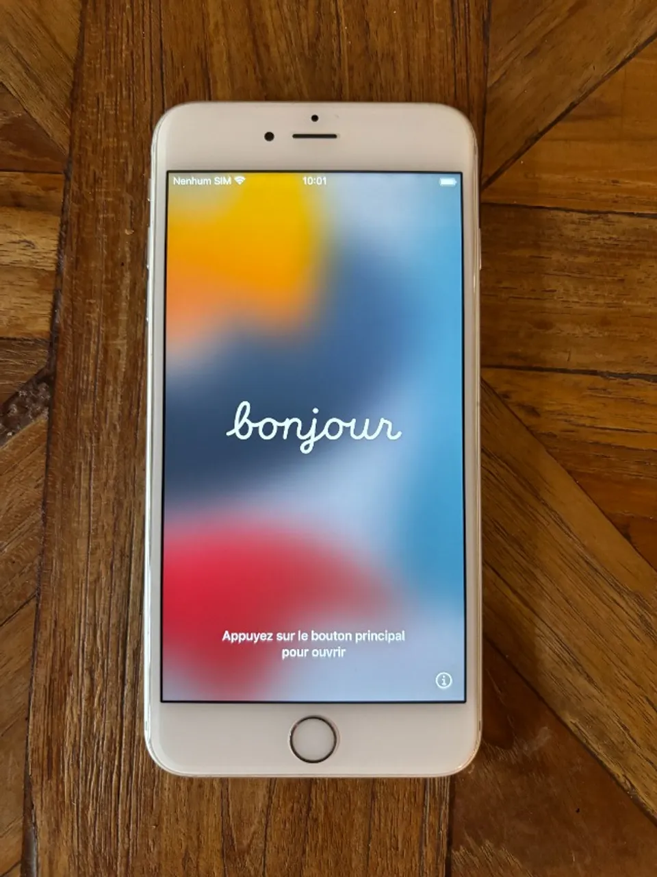 Iphone 6S / 32G paras peças (bateria nova)