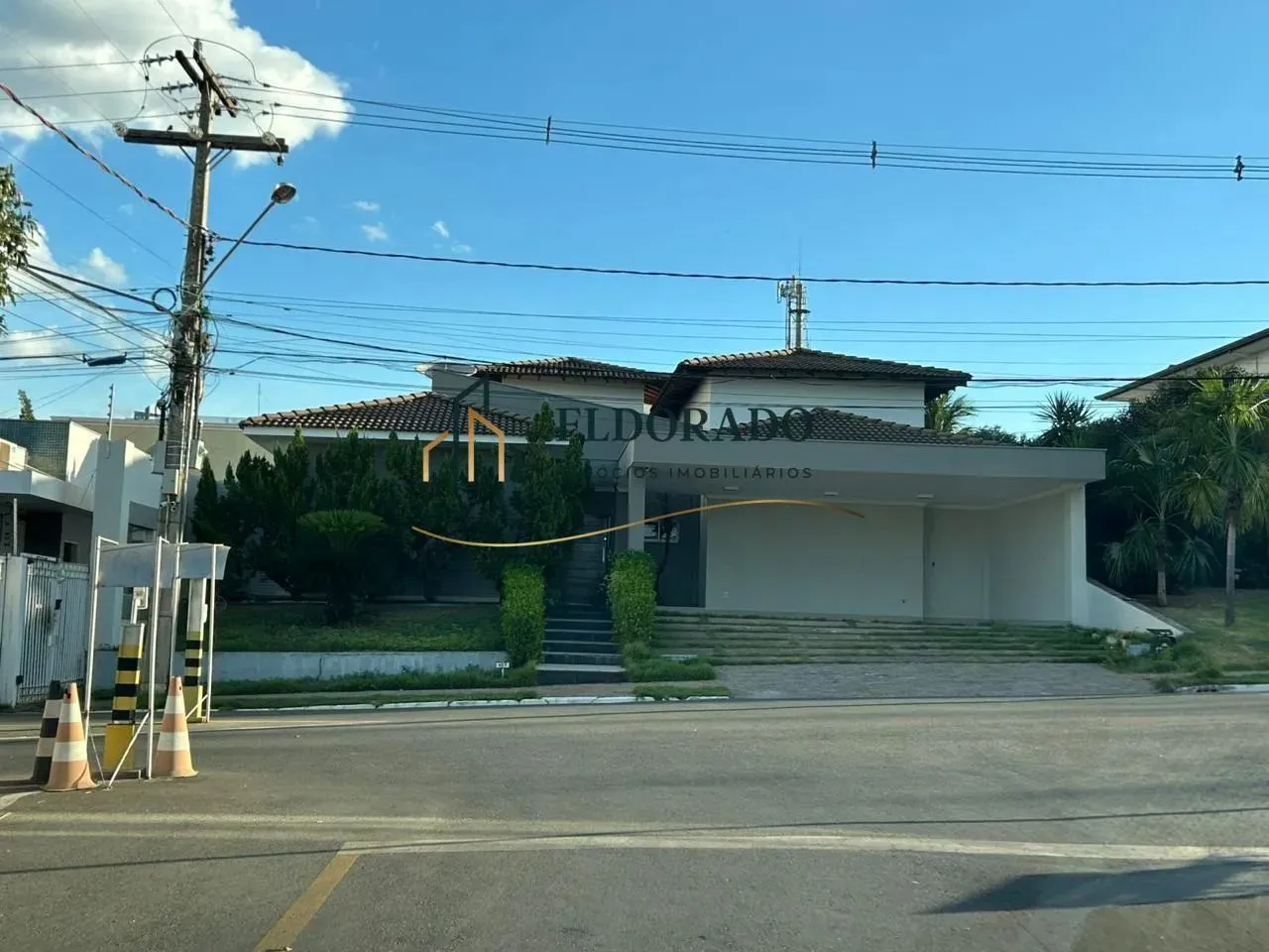 Aluga-se casa no Condomínio Village das Américas!