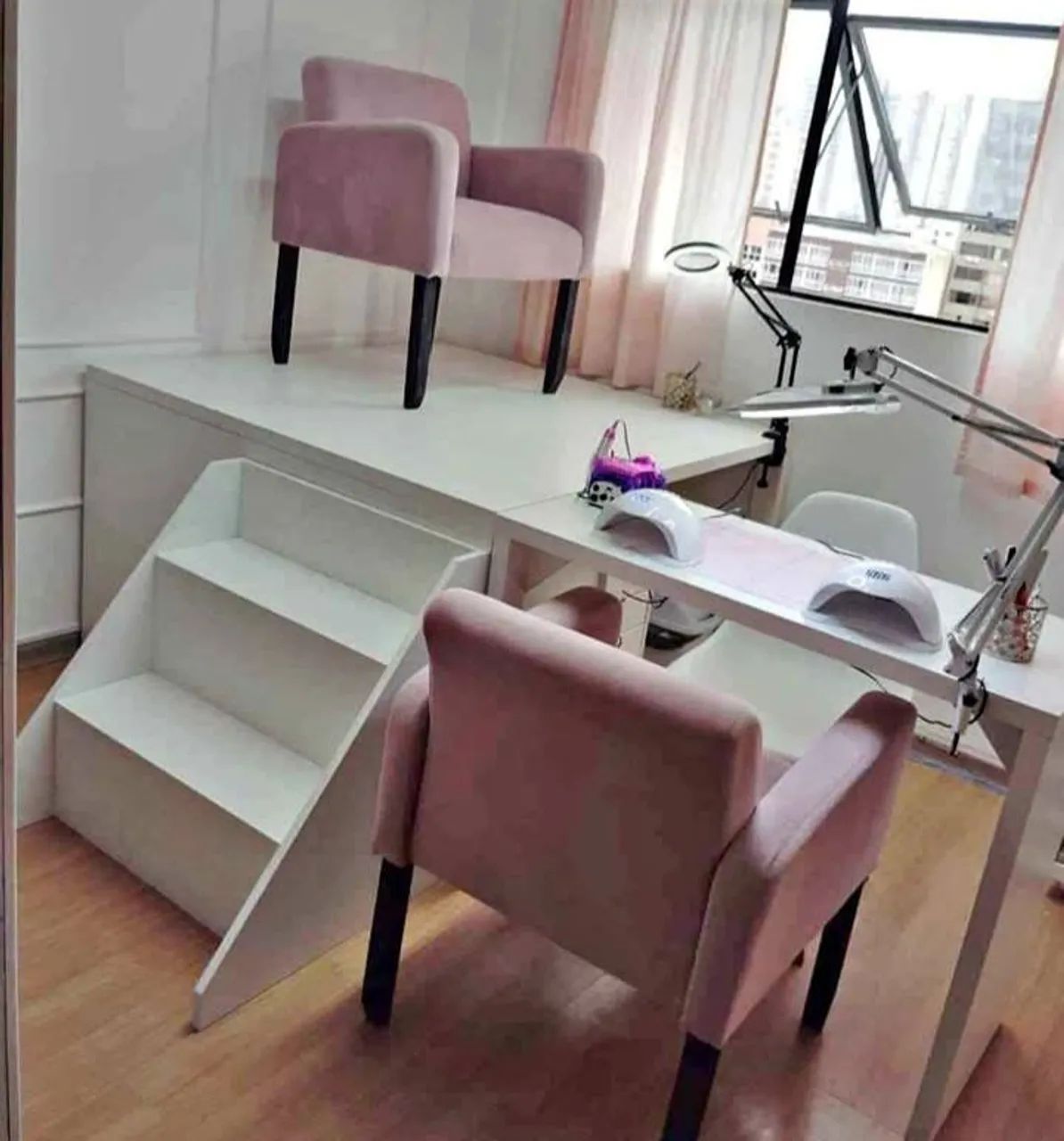 TRONO MANICURE COM MESA MAIS ESCADA COM PREÇOS IMBATÍVEIS ?
