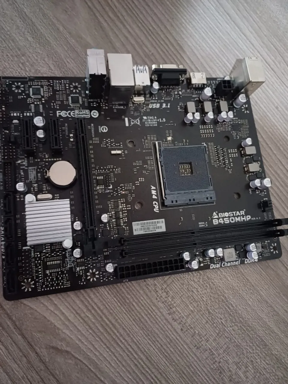 Placa-Mãe Biostar B450MHP, mATX, DDR4, Socket Am4, Chipset AMD B450