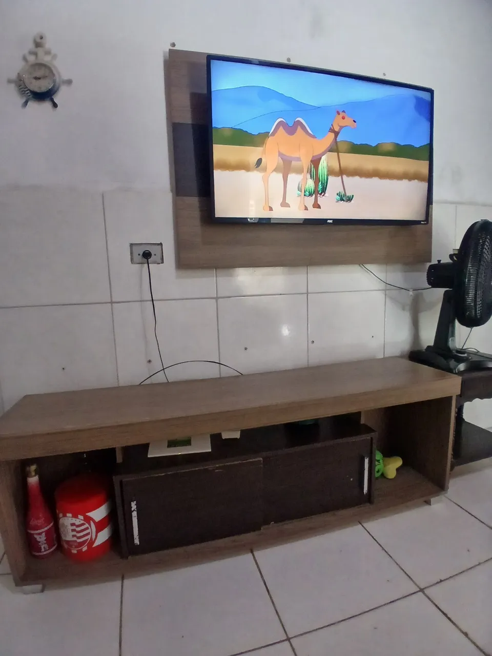 Móvel para TV com Painel e Rack