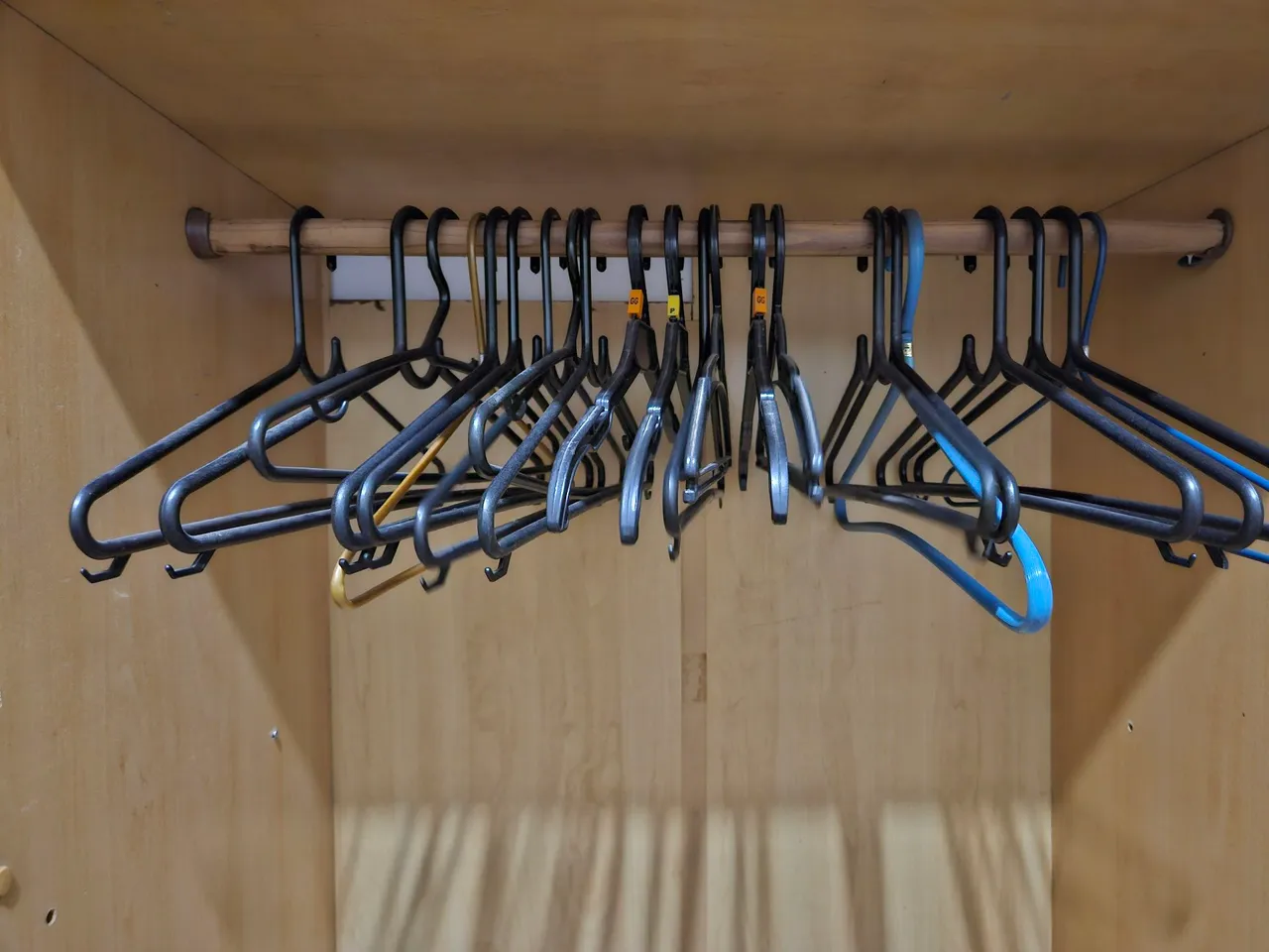 Cabides para roupas mais de 80