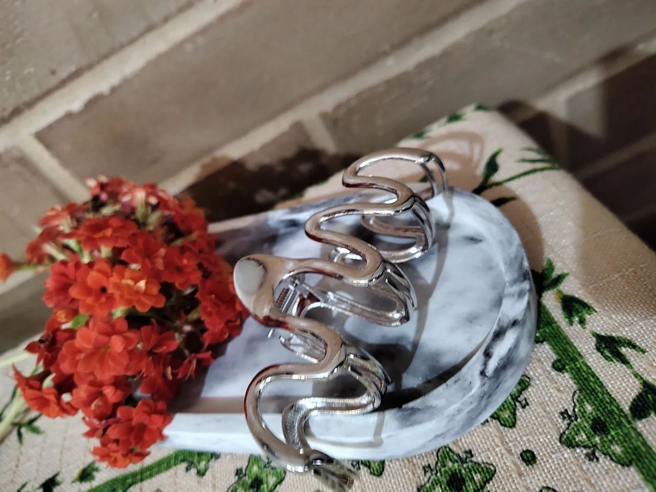 Presilha de cabelo Garra ondas folheado em ródio branco  - Foto 2