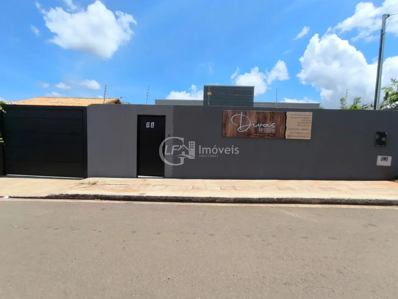 Alugue já ponto comercial com 2 salas e 3 vagas de garagem em Campo Grande-MS, no Alto São