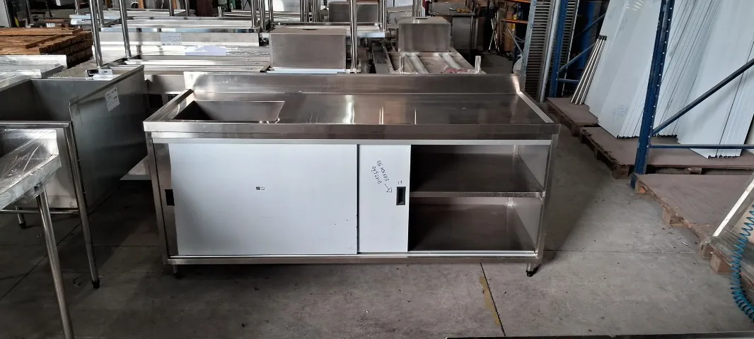 RF 100 - Armário com 1 Cuba Esq -Prateleira Interna e 2 Portas de Correr -200x70x90cm
