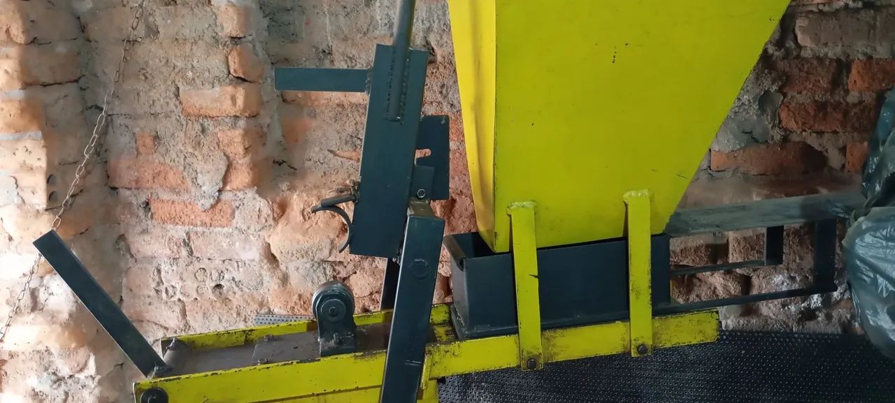 Máquina Manual de Tijolo Ecológico 64175984282499124