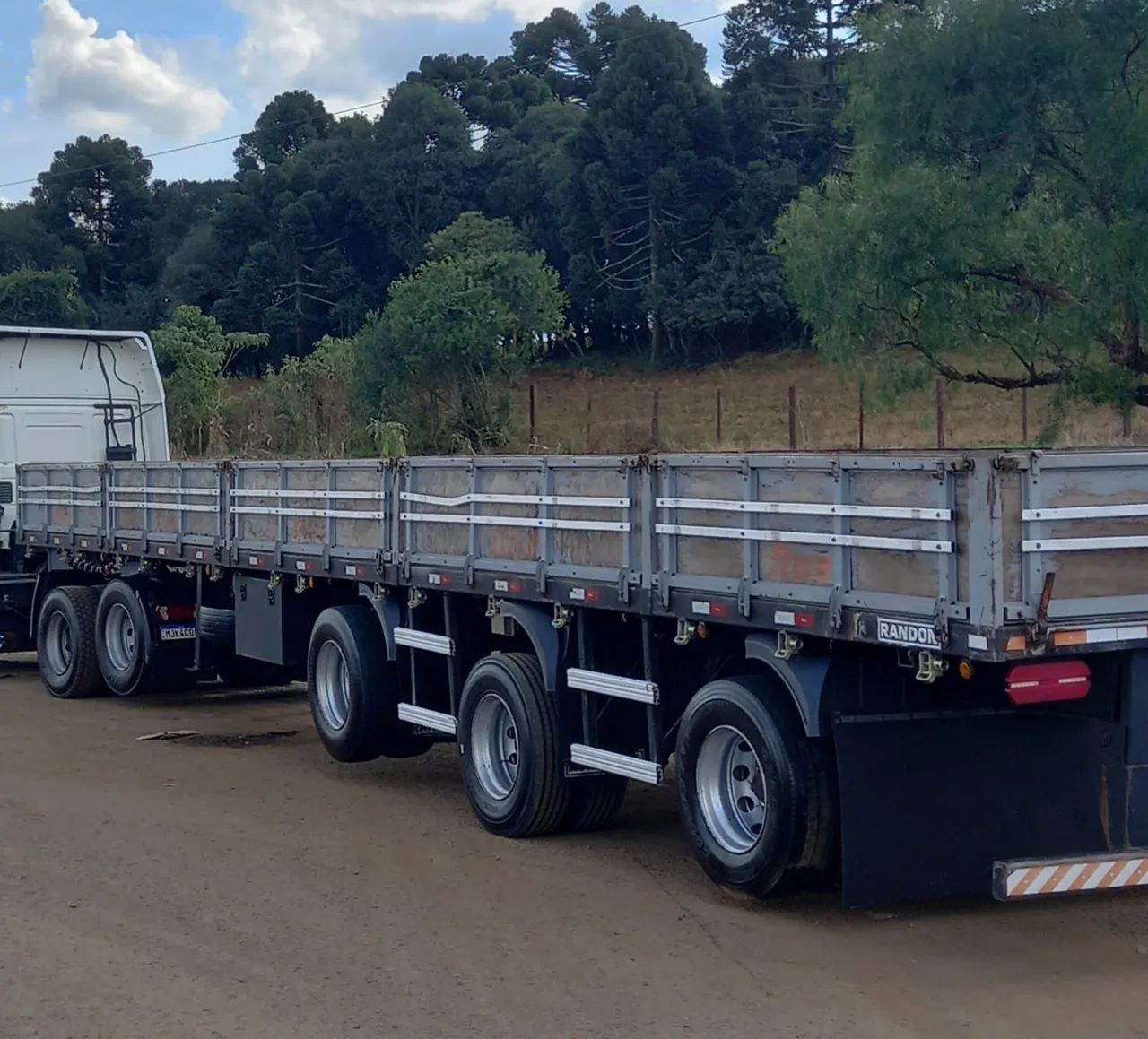 Vendo duas carreta - Foto 2