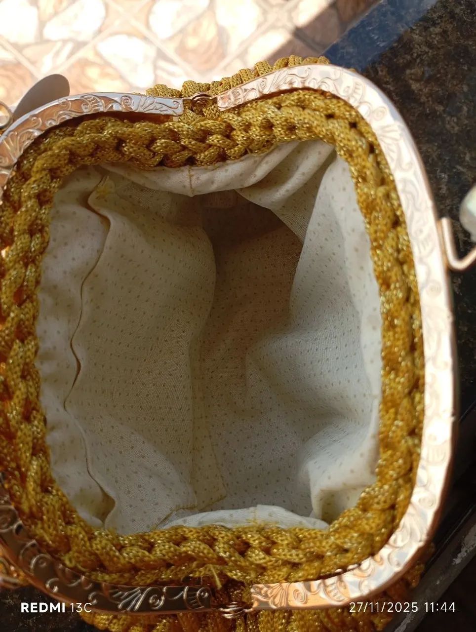 Bolsa dourada magnífica e não são usadas  - Foto 2