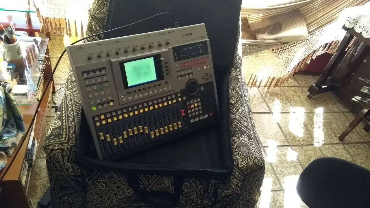 Mesa de Som Yamaha