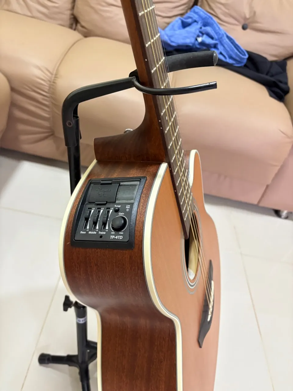 Violão Acústico Takamine Elétrico com afinador