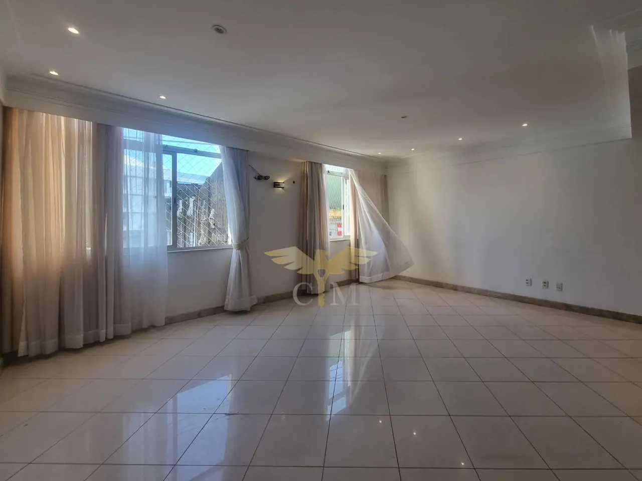 Apartamento Com 3 Quartos Em 130M² E 1 Vaga De Garagem Na Politeama. 1TK9BEH