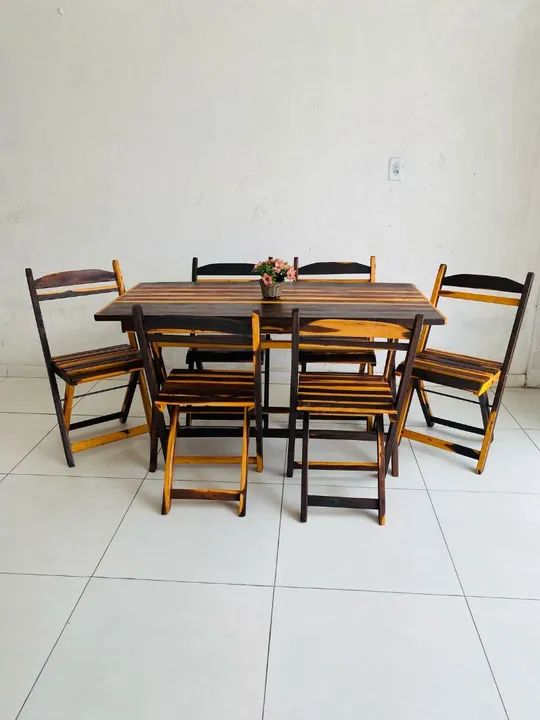 Conjunto Mesa e Cadeiras de Madeira - Dobrável - Foto 4