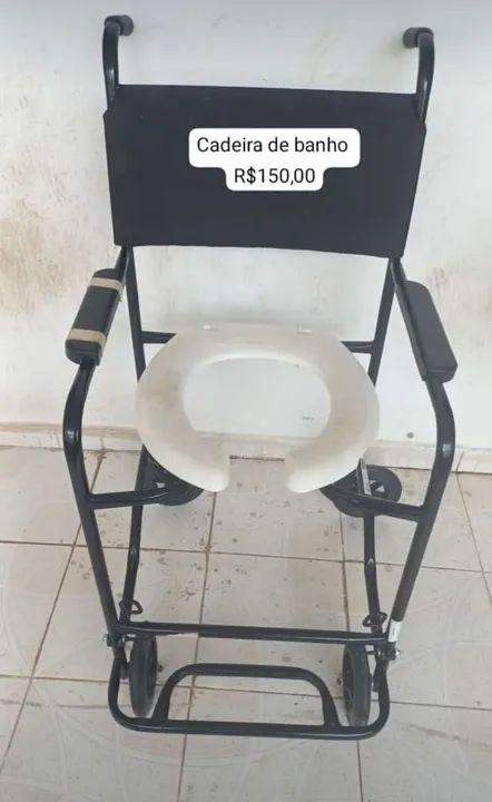 Cadeira de Banho e muletas  - Foto 2