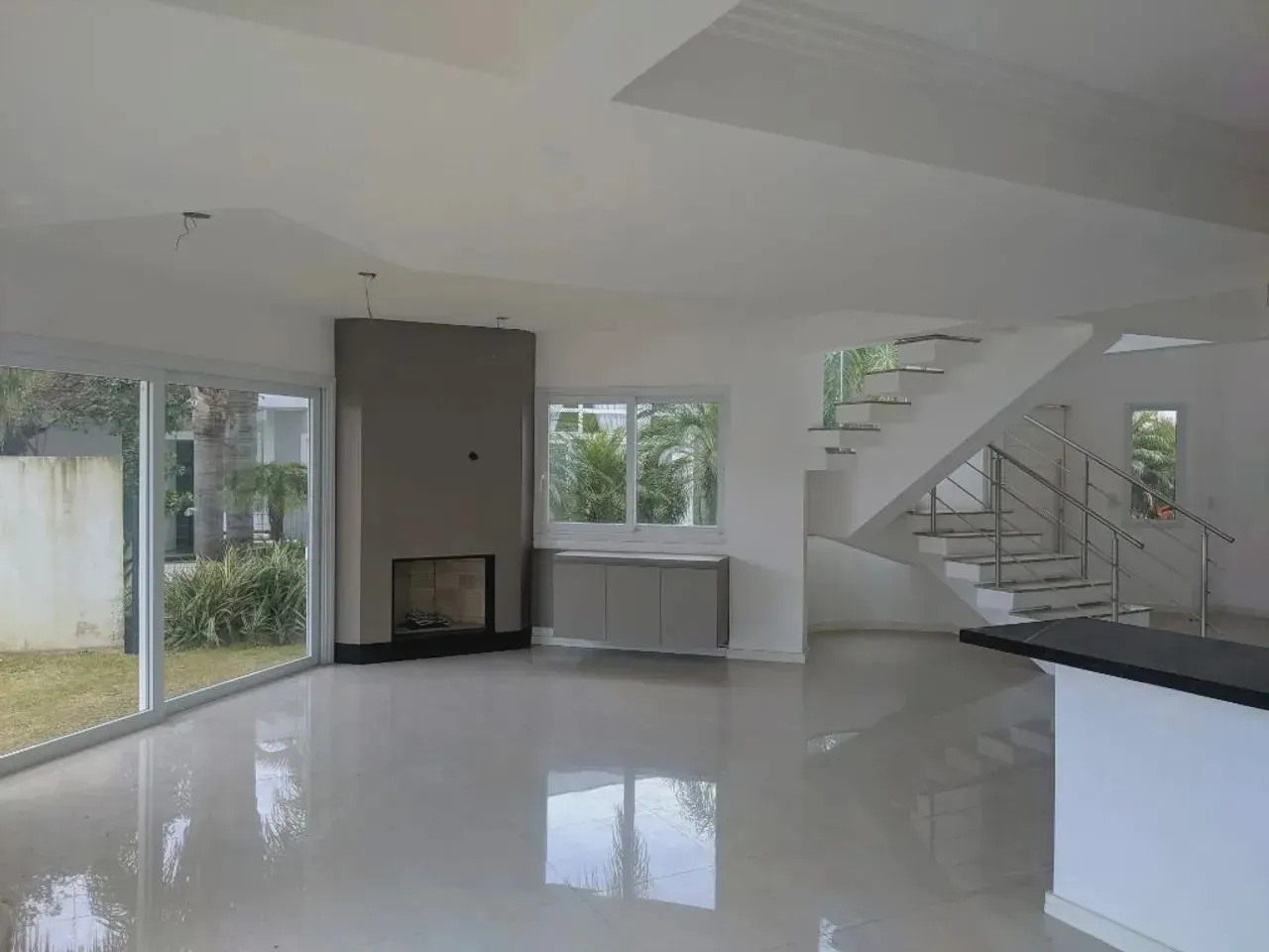 Sobrado para venda possui 270 metros quadrados com 4 quartos em Cidade Santos Dumont - Jun