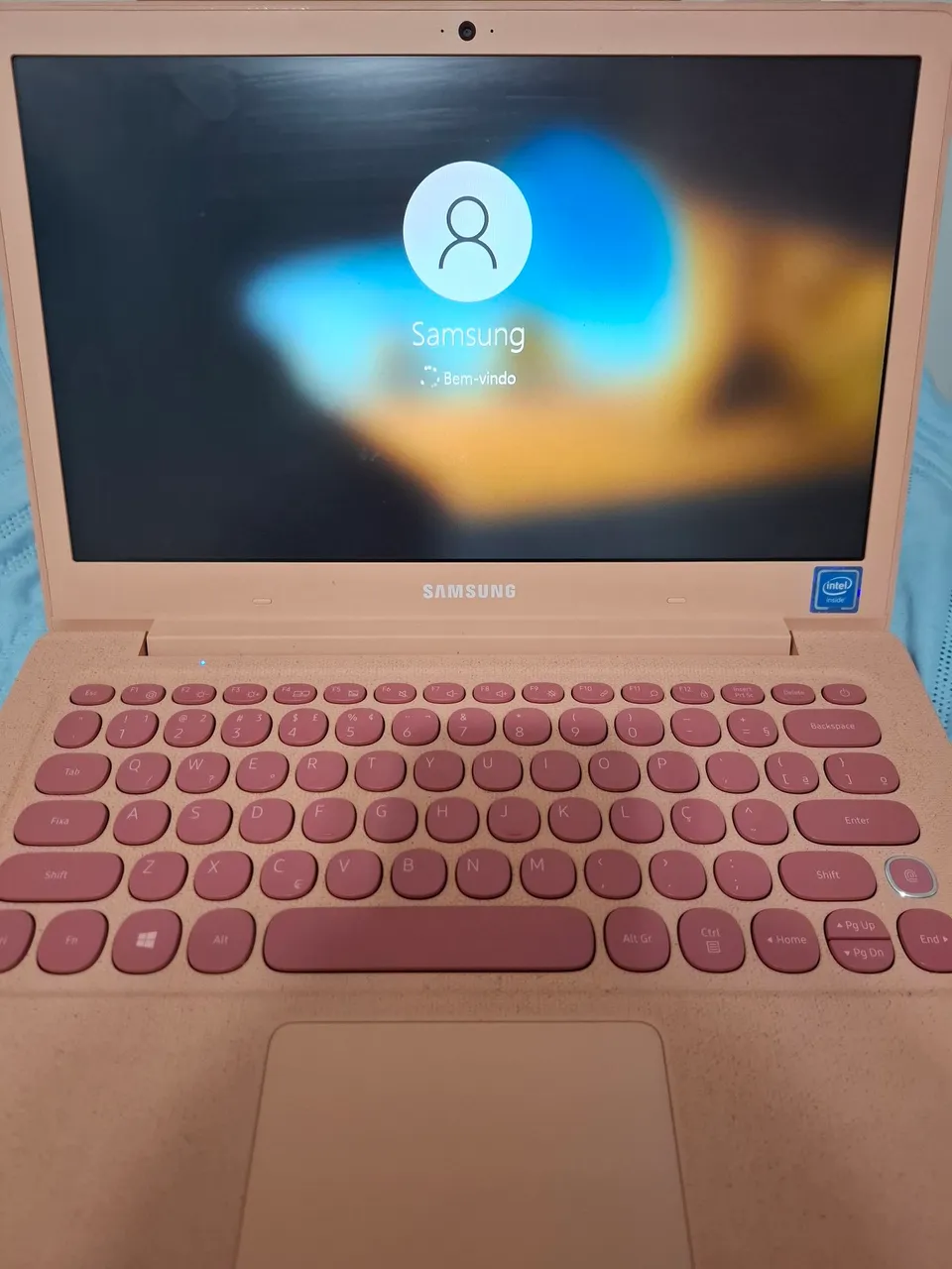 Notebook Samsung - Design Elegante e Desempenho