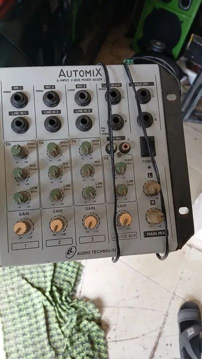 Mesa de Som Automix A402R 4 Canais