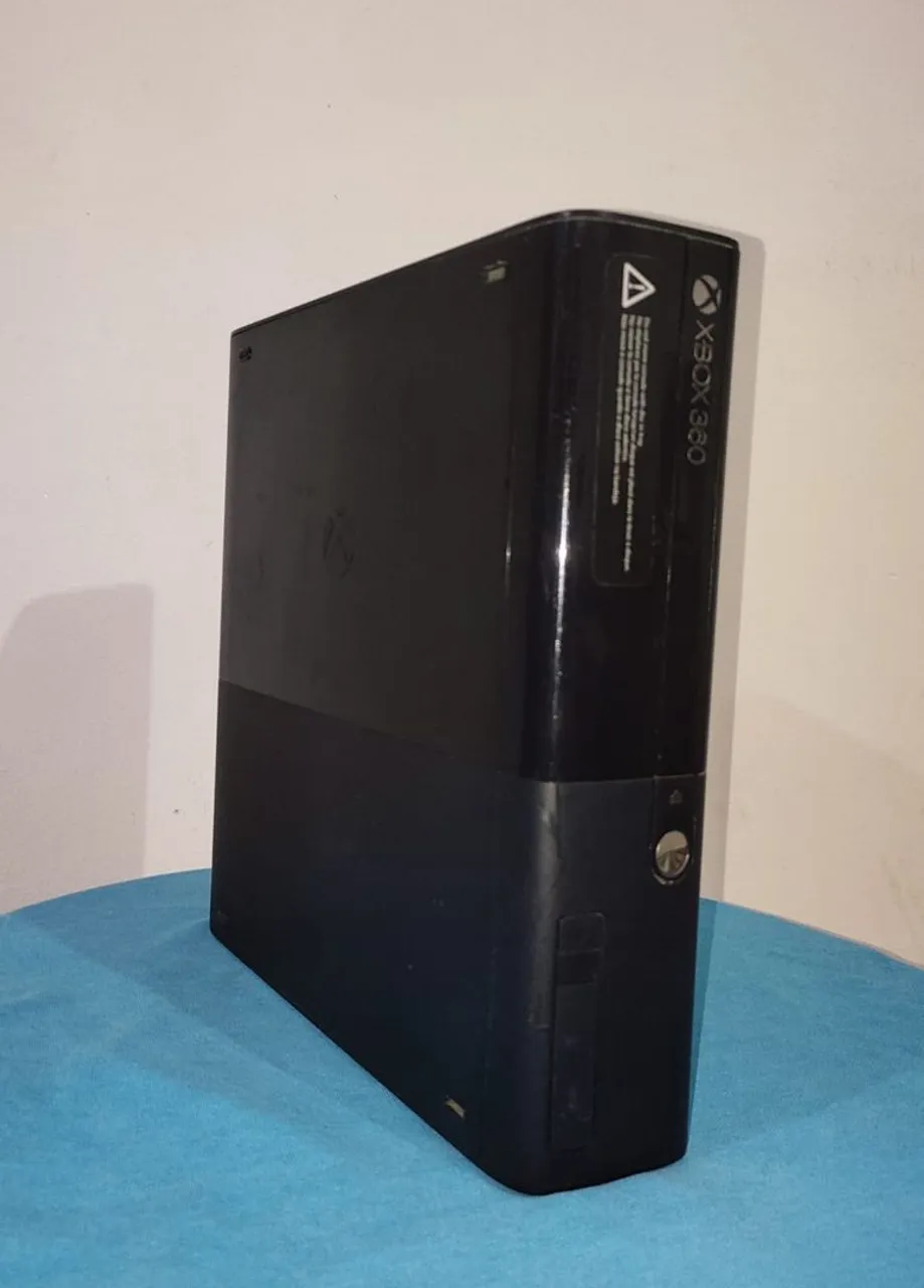 Xbox 360 - Slim