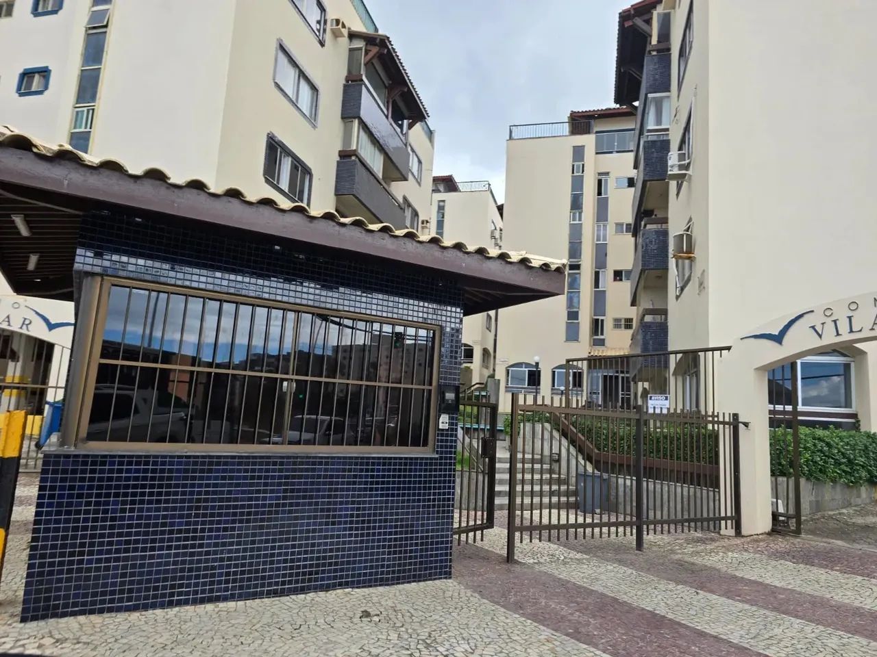 Alugo apartamento de 3/4 Mobiliado  em Ondina!!!