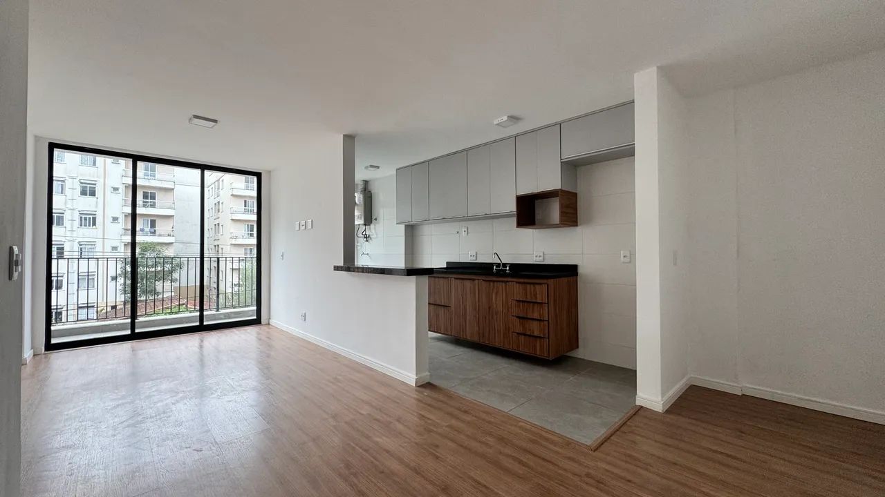 Apartamento para alugar, com 2 suites, em prédio com piscina em Corrêas (Prado) - Petrópol