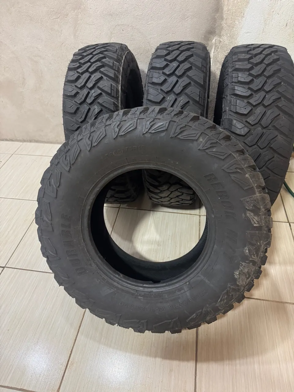 JOGO DE PENEUS SEMI NOVOS PARA HILUX,FRONTIER PIKUP etc