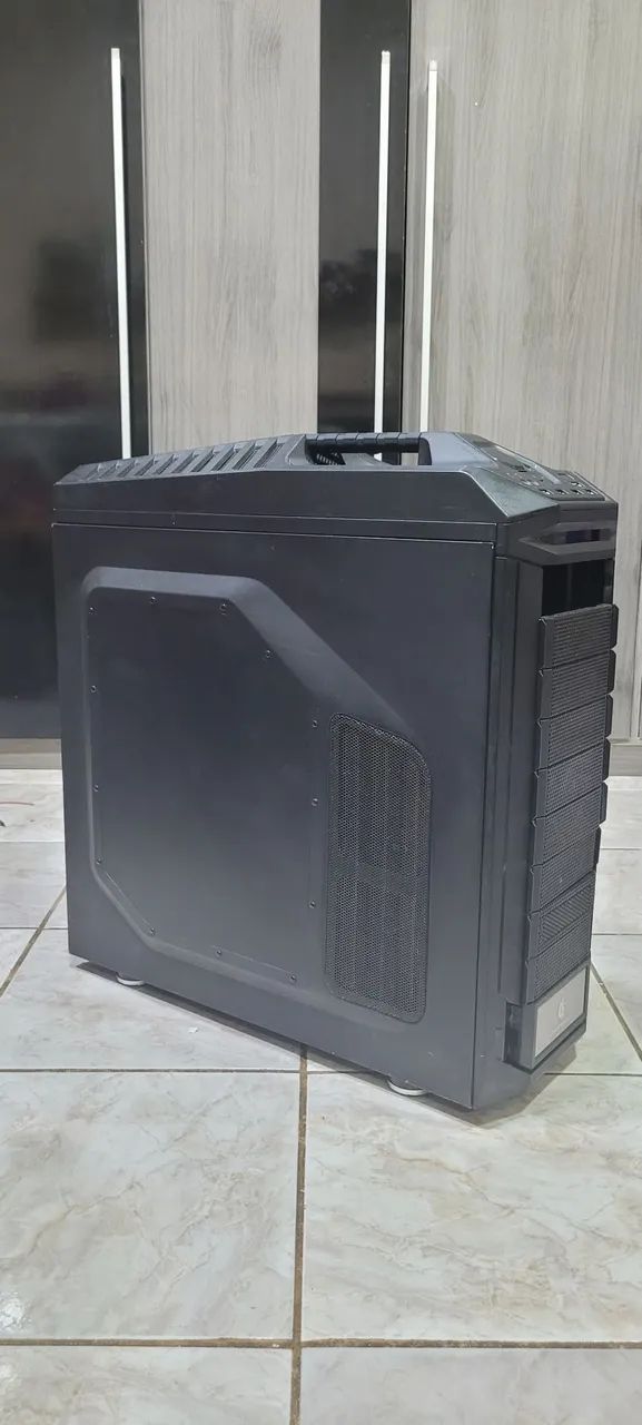 Gabinete storm trooper Cooler Master - Foto 2