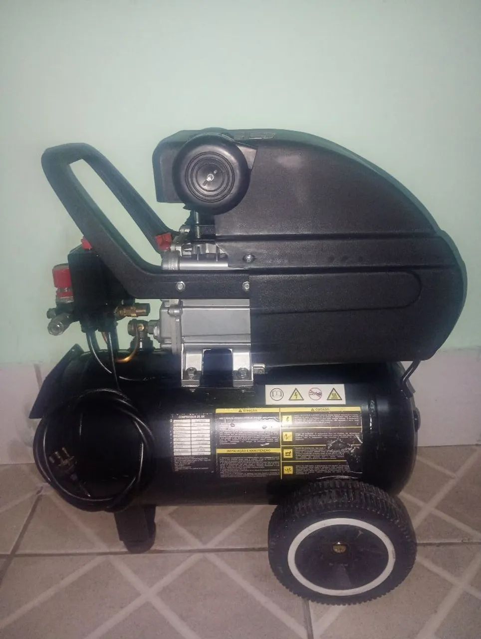 Compressor de ar Eluan CLE-85/25 24 Litros 2,0 hp - Foto 3