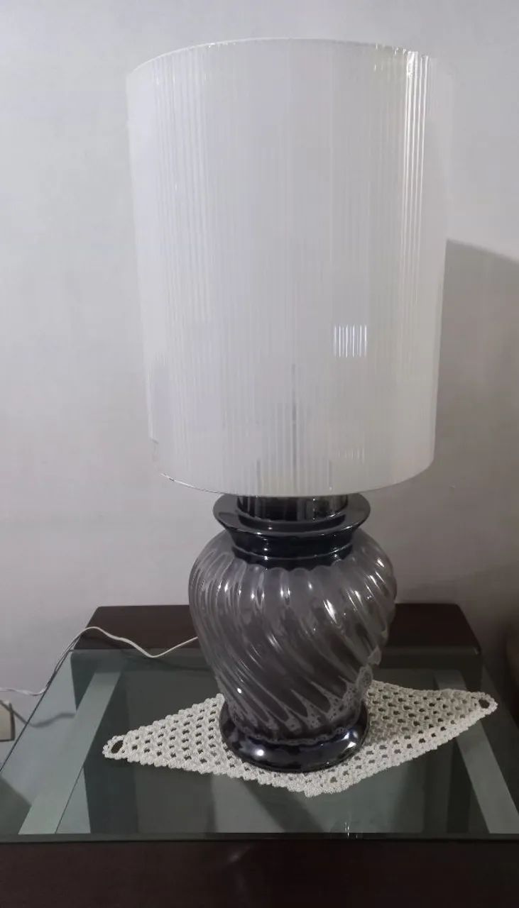 Abajur de Percelana e cupula de Policarbonato branco translúcido  - Foto 4