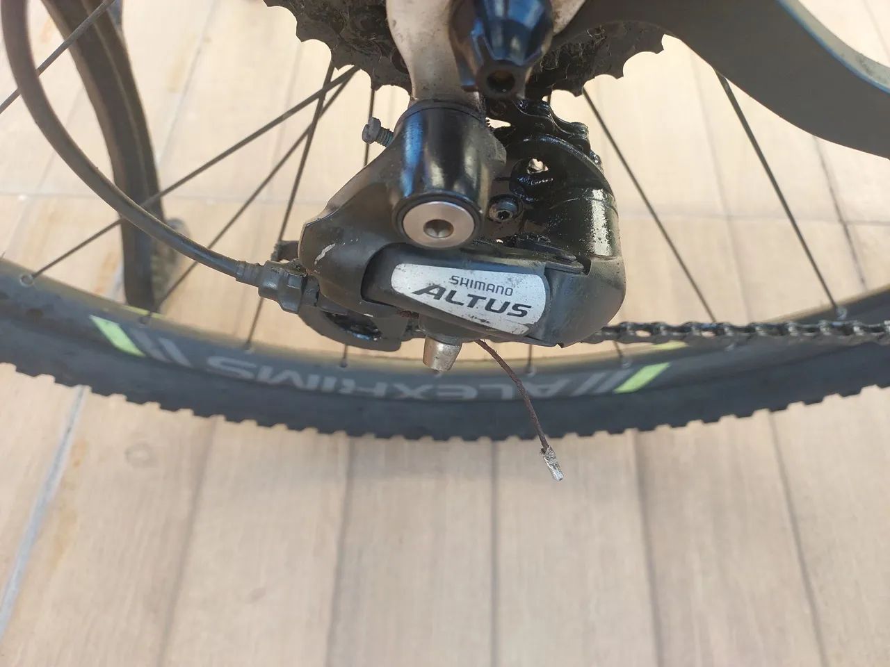 Bike OGGI BIG hacker HDS conservada toda shimano freios hidráulicos trava - Foto 4