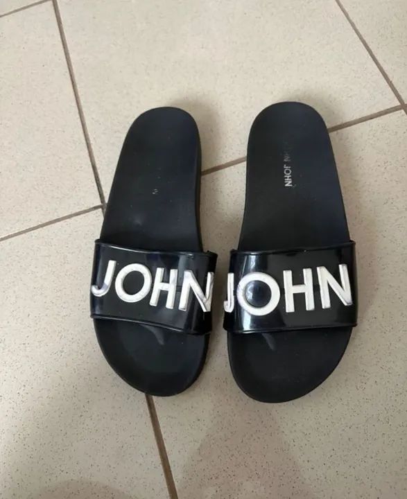 2 chinelos flat John john 