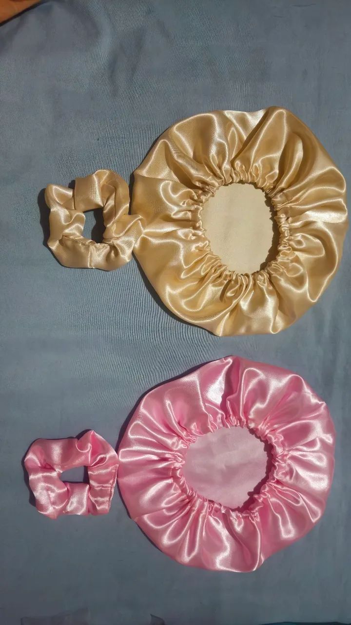 Kit touca e xuxinha de cetim  - Foto 2