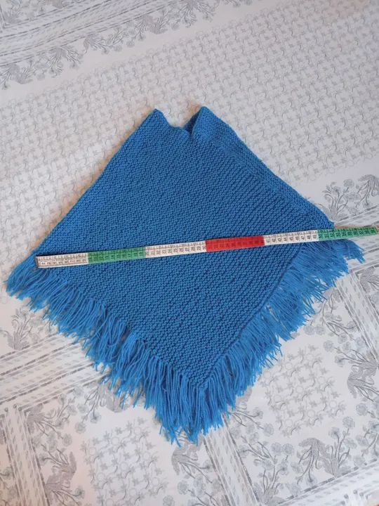 Poncho de tricô azul bebê - Foto 2