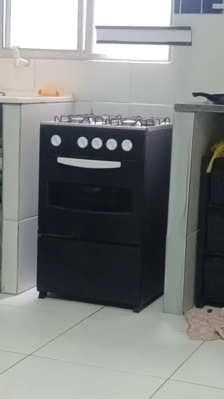 Fogão Preto Clássico