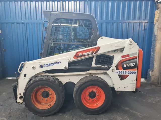 Minicarregadeira Bobcat S450 Ano 2023 Com 1605hrs C Ar Cond