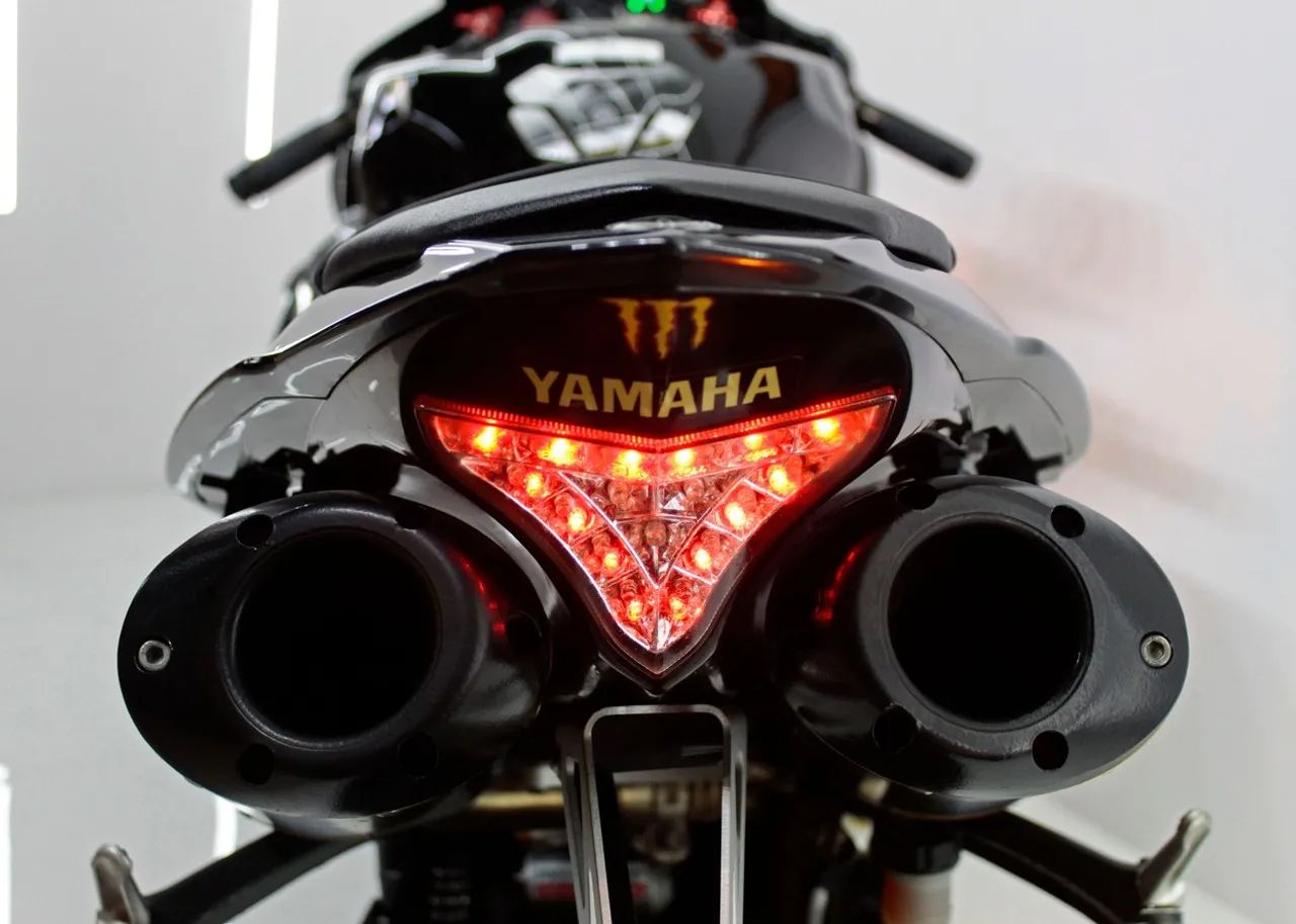 YAMAHA YZF R1  - Foto 7