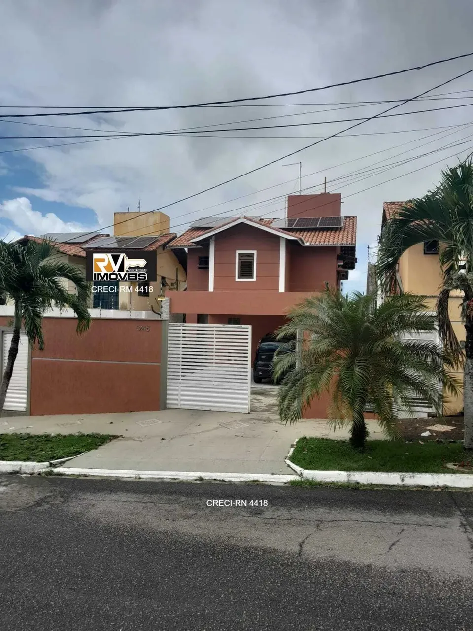 CASA de 220m2 a 100m da UFRN RV