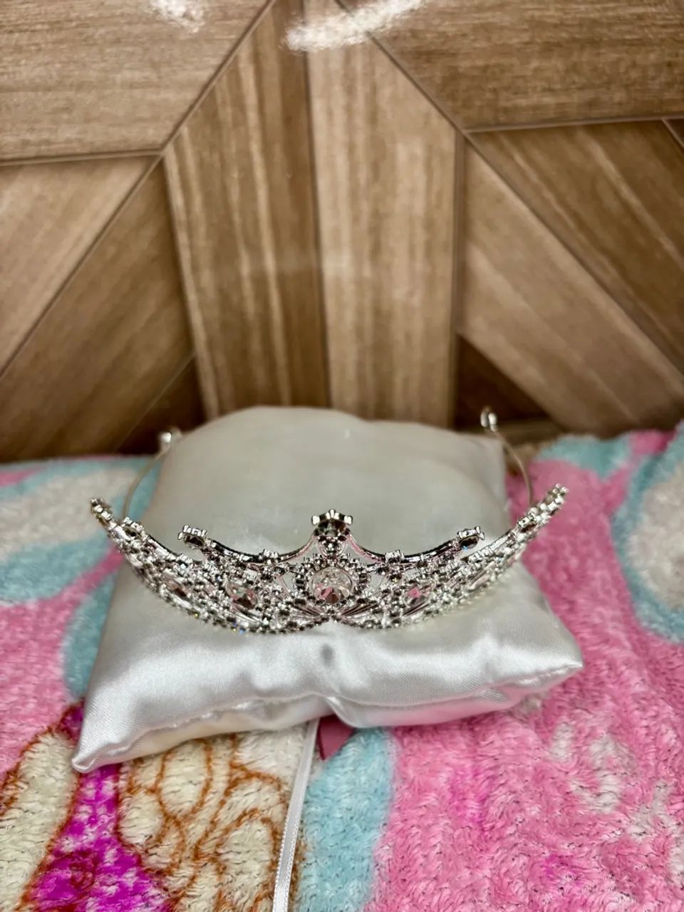 Tiara Elegante com Pedrarias  - Foto 4