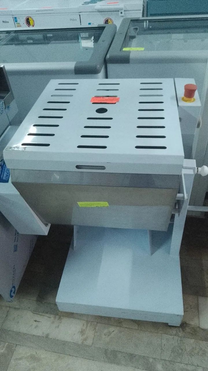 AMASSADEIRA SEMI-RÁPIDA GASTROMAQ 40 KILOS - NOVA