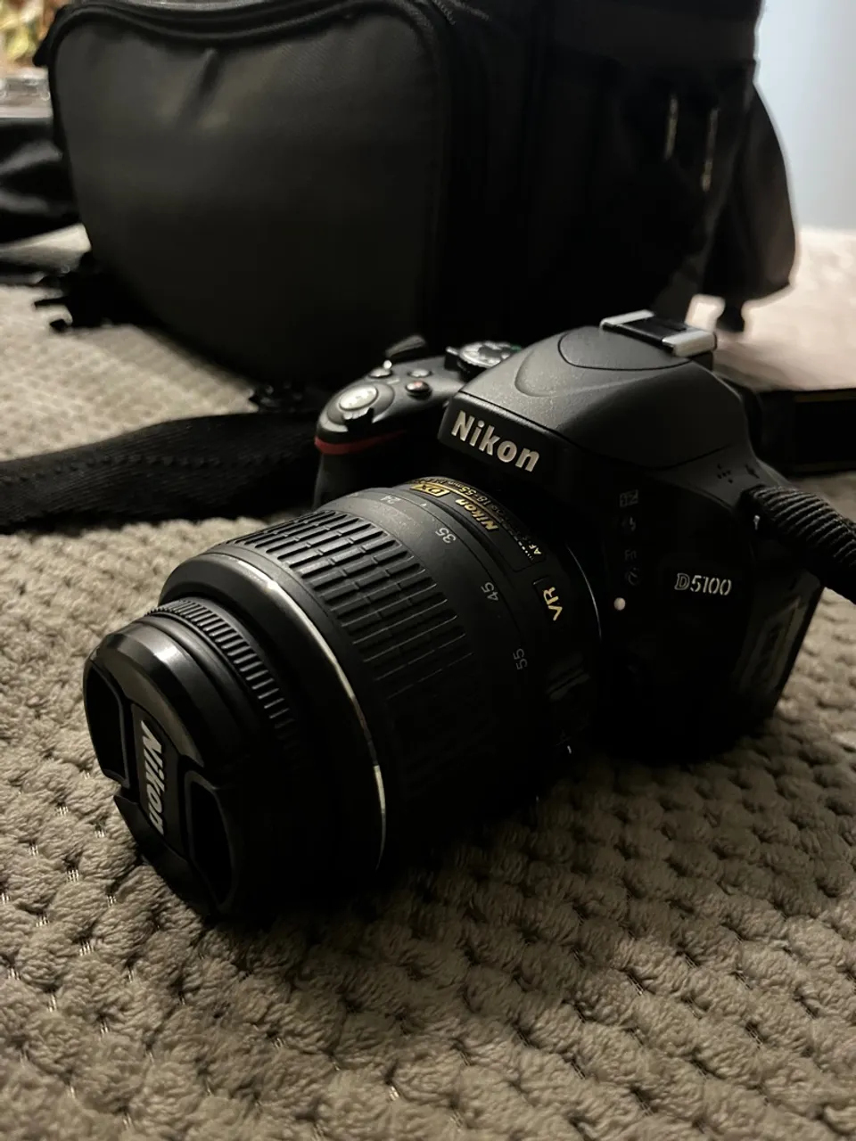 Câmera DSLR Nikon D5100 com Lente 18-55mm