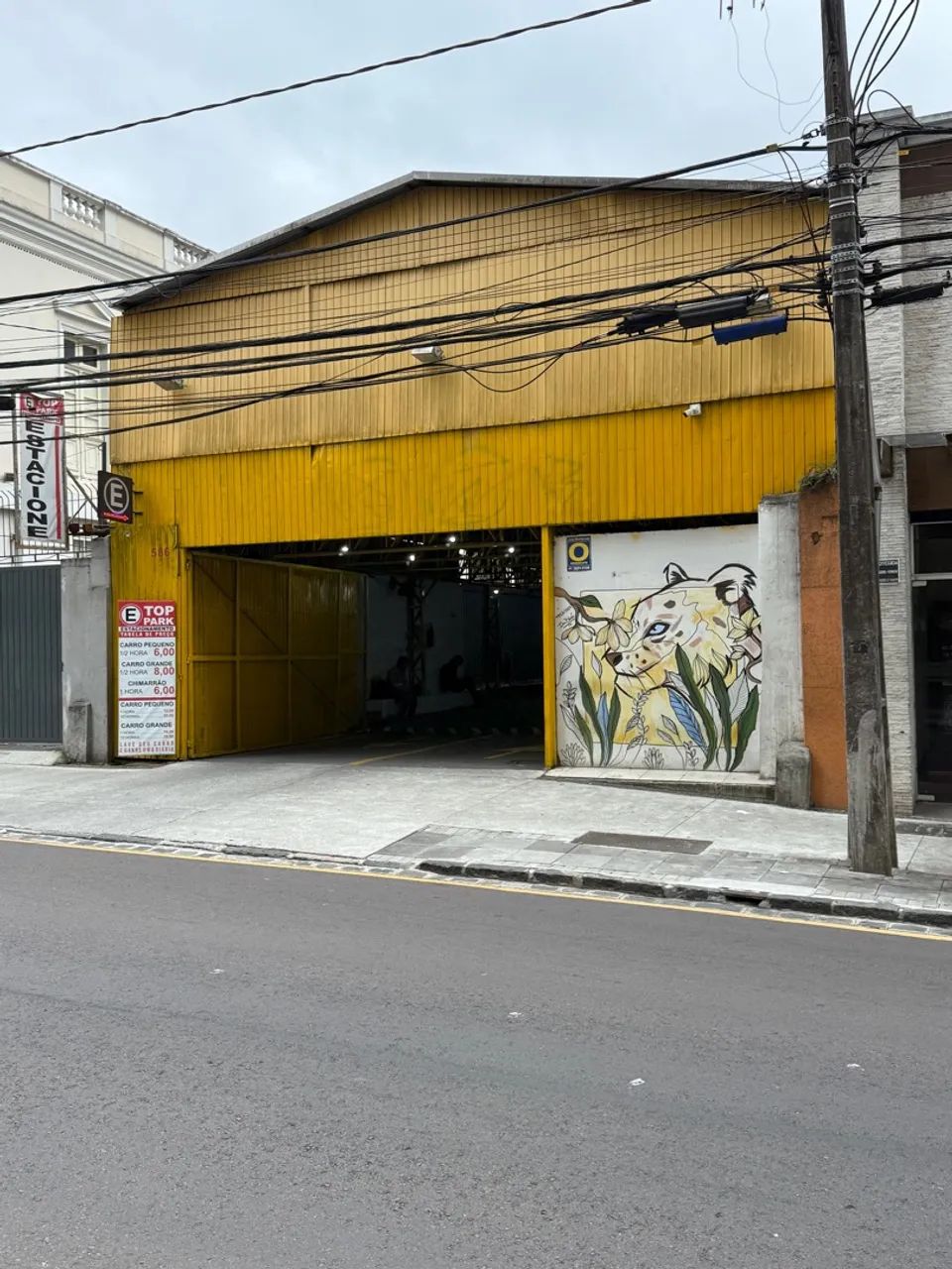 Estacionamento Centro Emiliano Perneta
