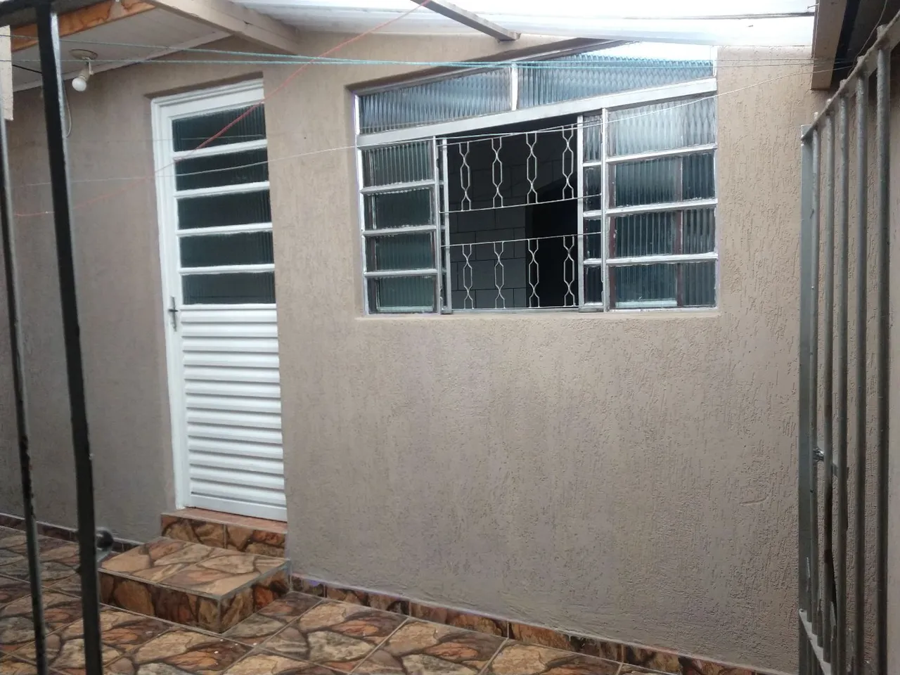 Aluguel casa de fundos - CIC