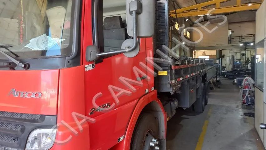 MB ATEGO 2425 ANO 2012 CARROCERIA 8,5M - Foto 3
