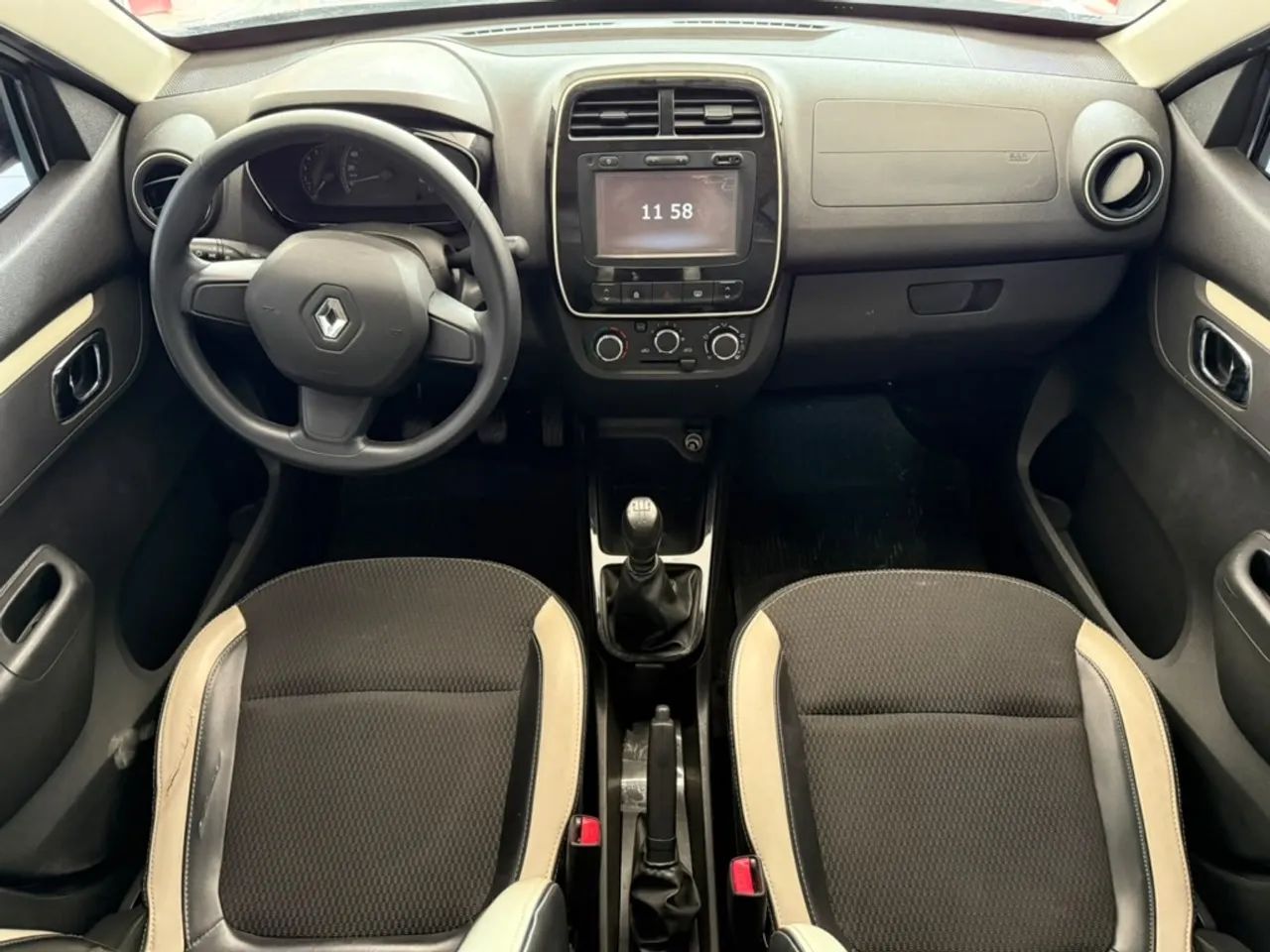 Renault Kwid 1.0 Intense 2018 - Foto 4