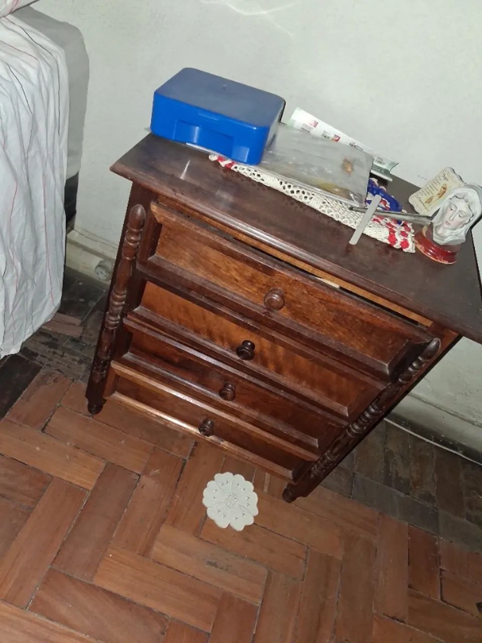 Par de  Mesas de Cabeceira