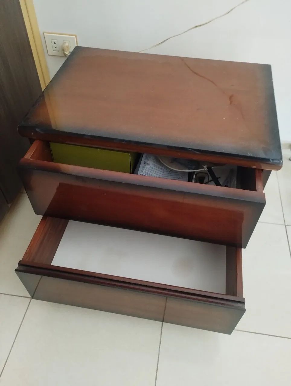 Conjunto de Mesa de cabeceira mogno  - Foto 3